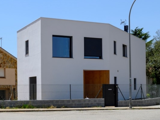 Casa en Cardedeu - Excelente distribución de las aberturas.